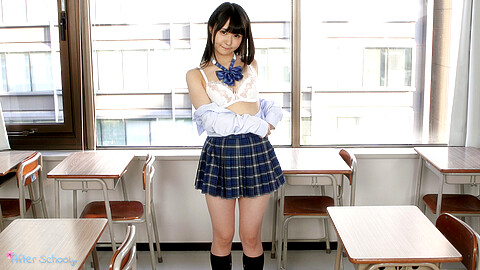 Nozomi Momoki 女子校生の画像