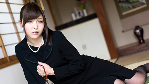 Shino Aoi Famous Actress